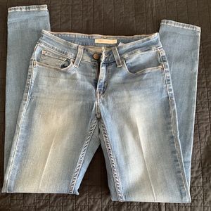 🚨DONATING SOON🚨Levi’s Women’s Skinny Jeans